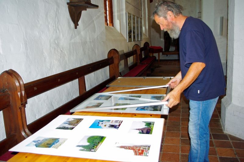nach dem Aufkleben werden die Rahmen zusammen gebaut