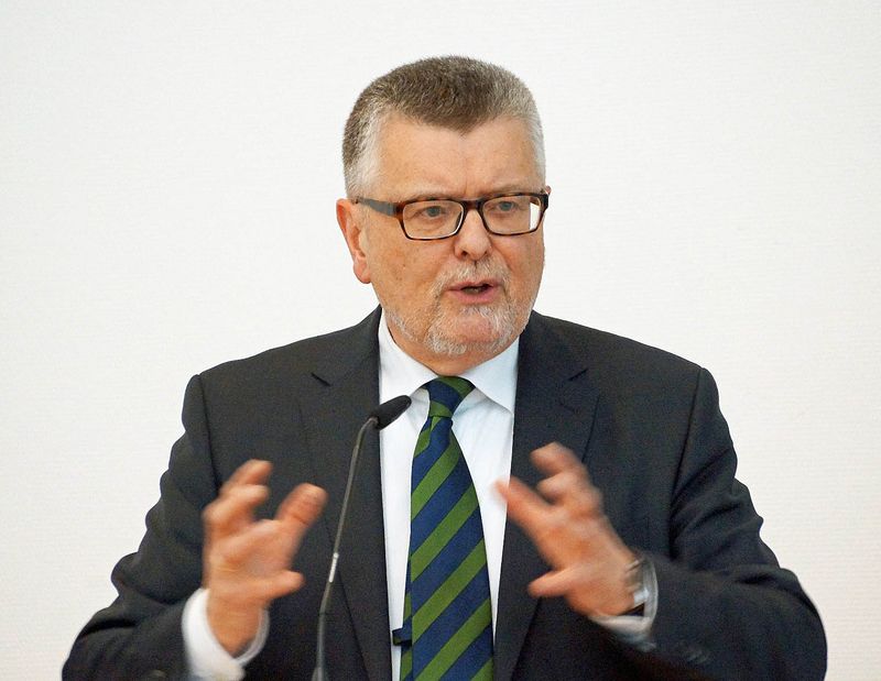 Prof. Gerhard Wegner, Leiter des Sozialwissenschaftlichen Institutes der EKD, bei seinem Vortrag “Potenziale der Kirchengemeinden“
