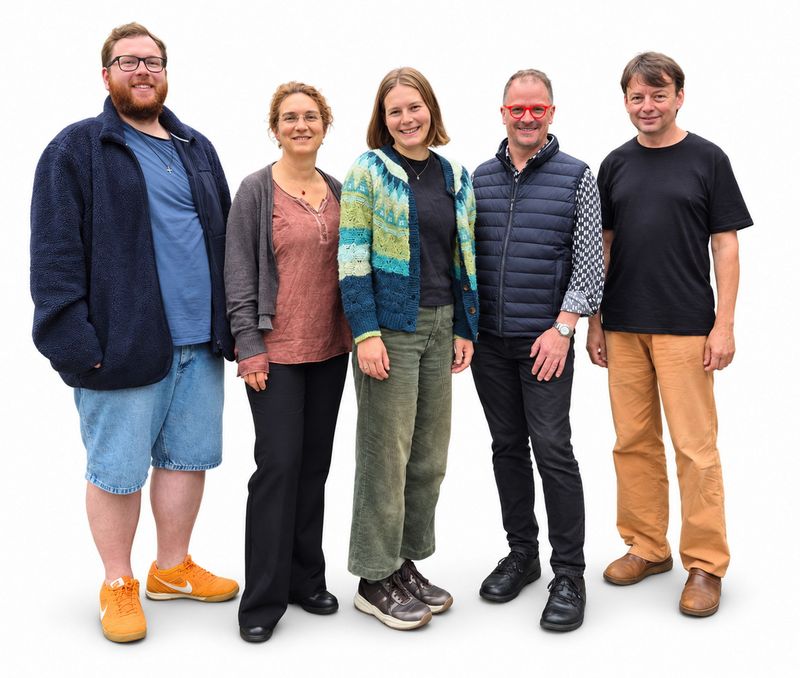 v.l. Gemeindepädagoge Phillip Dingler, Pastorin Uta Banek, Vikarin Henrieke Höfinghoff, Pastor Stephan Fey und Kantor Sven Werner-Meyer