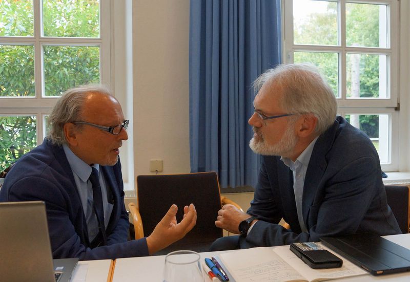 OKR Sebastian Kriedel im Gespräch mit dem Leiter des Kirchenkreisamtes Marc Engelhardt