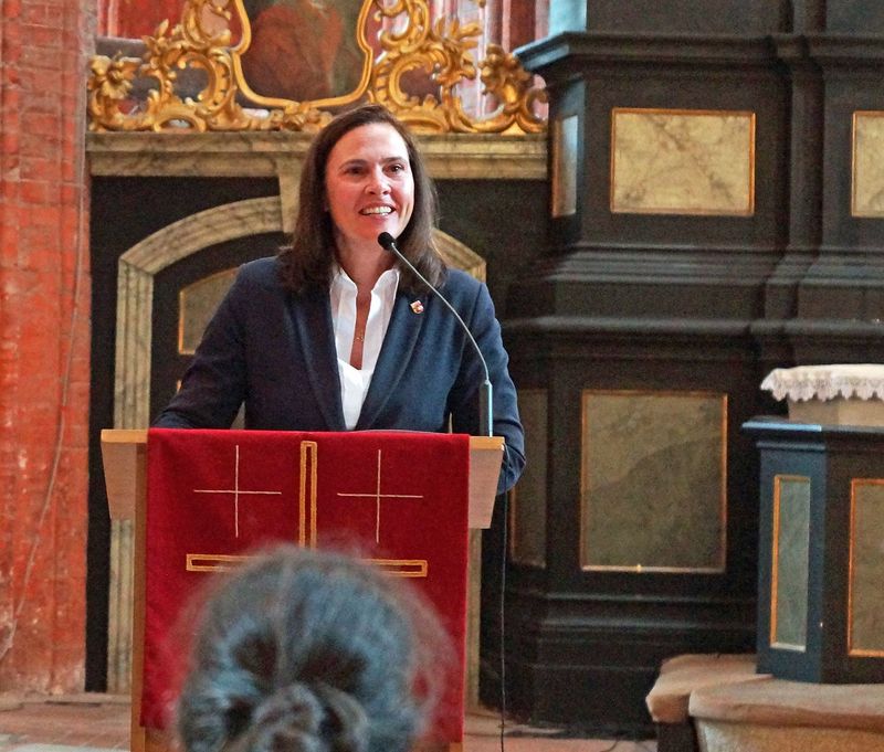 Katrin Patynowski, 1. Stellvertreterin des Landrates, hielt ein Grußwort