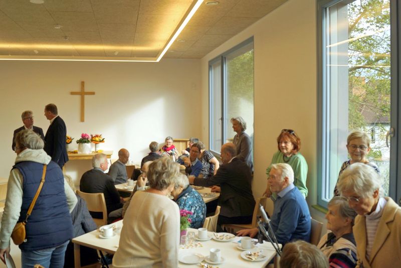 Zahlreiche Gäste nahmen an der Einweihung teil.