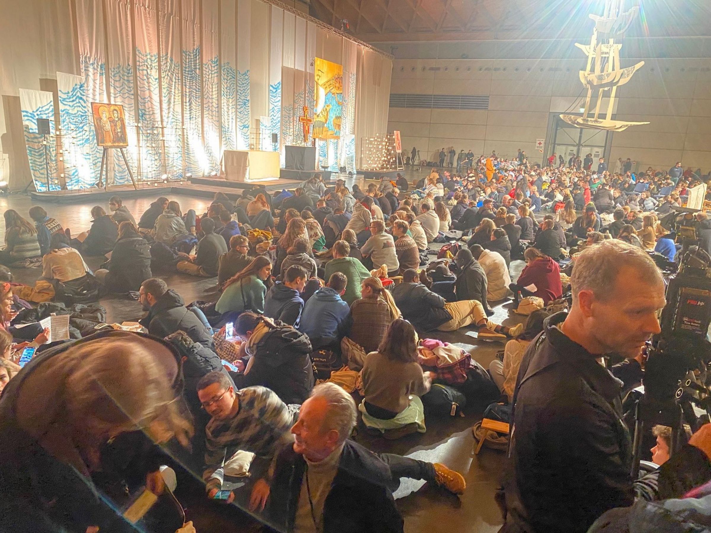 TaizéErstes Abendgebet in der HanseMesse