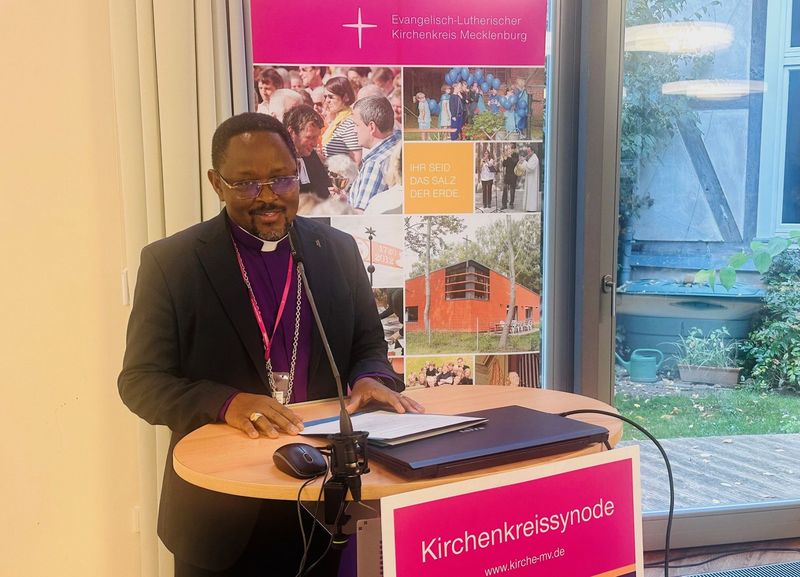 Bischof Dr. Daniel Mono aus Tansania