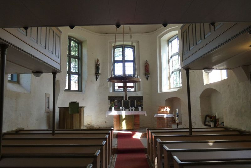 Kirche Dütschow: Blick auf den Altar