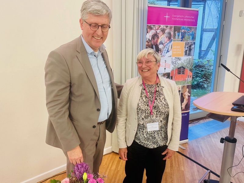 Beate Schabert-Zeidler und Präses Christoph Heydemann