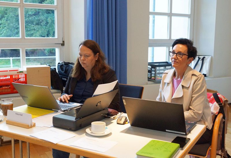 Das Synodenbüro: Petra Klatt (li.) und Anke Eckloff