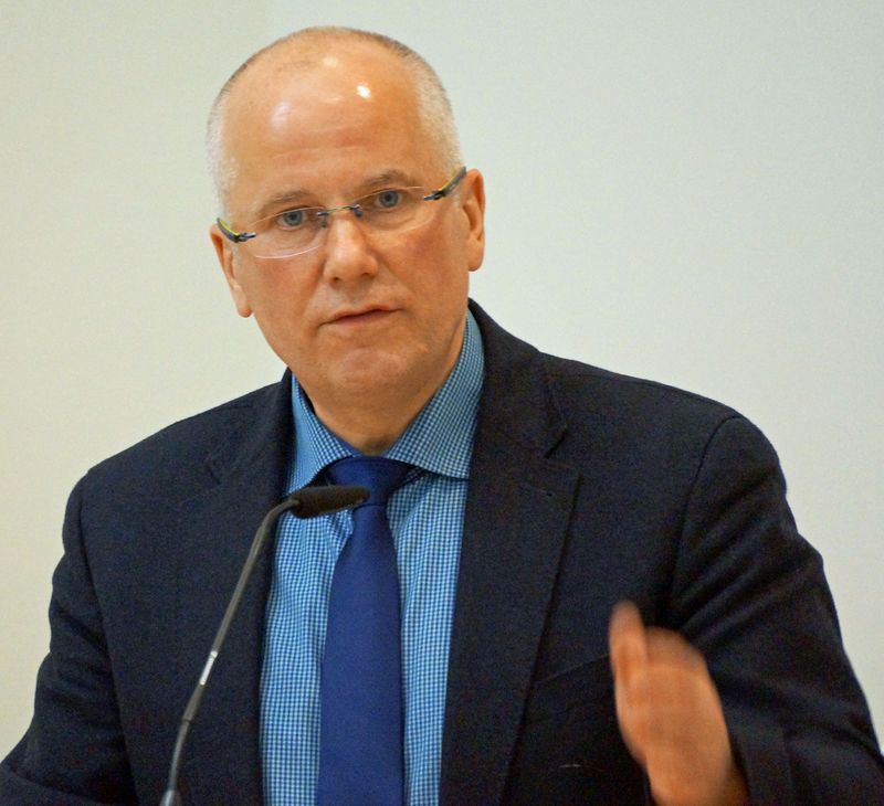 Propst Gerd Panknin brachte den Bericht und Beschluss des Kirchenkreisrates (KKR) zur Aufarbeitung der Geschichte der Pommerschen Evangelischen Kirche ein
